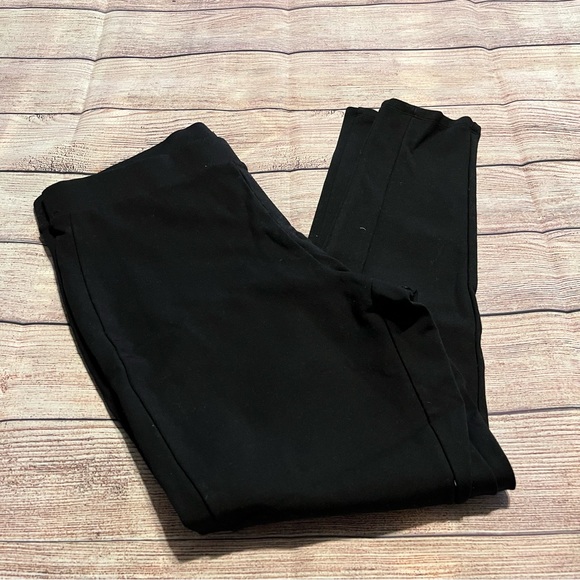 Black Tahari Slacks / Pants with Stretch, Size Petite L, Thread loose on back - Picture 2 of 11